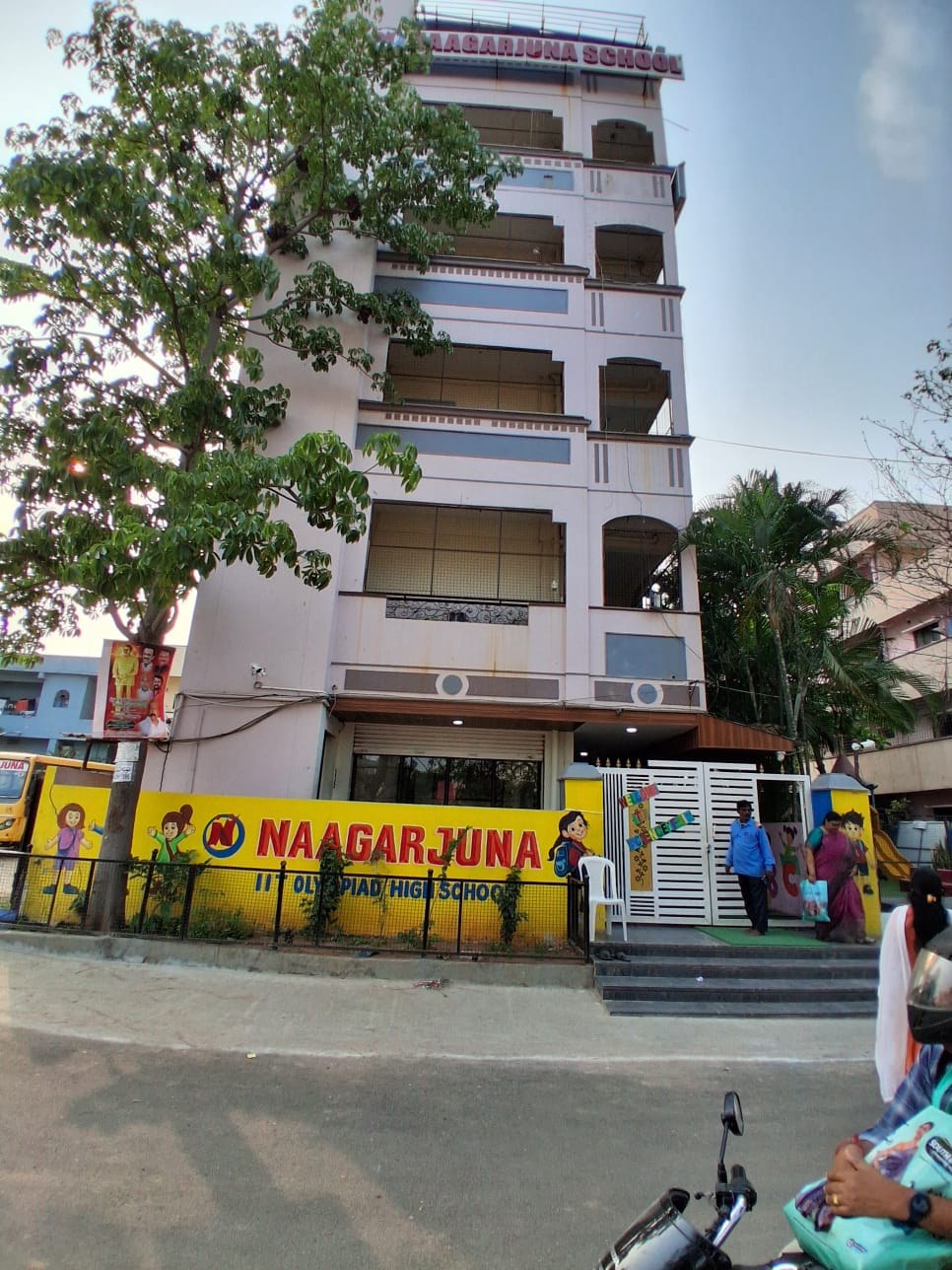 Competitions Held At Naagarjuna school Vanasthalipuram IIT OLYMPIAD Branch