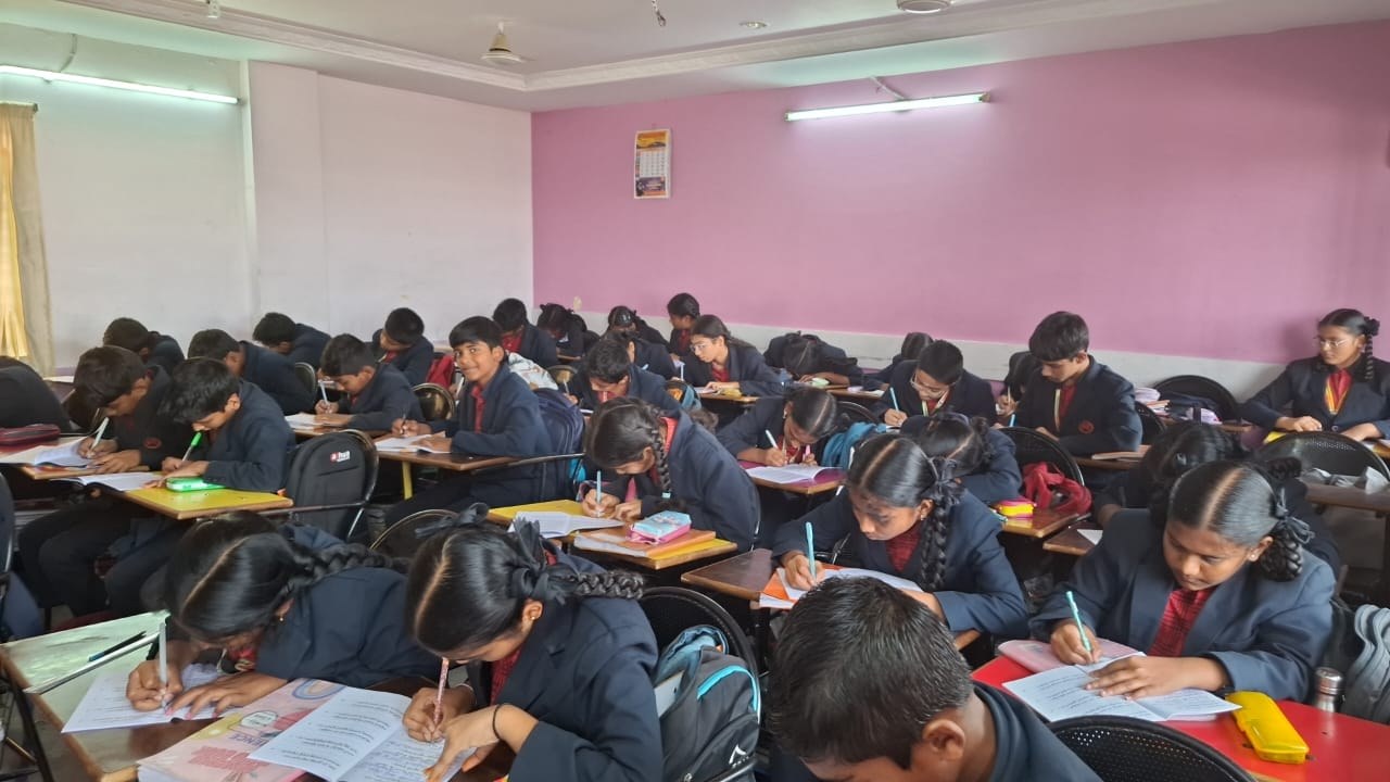 Competitions Held At Naagarjuna school Vanasthalipuram IIT OLYMPIAD Branch